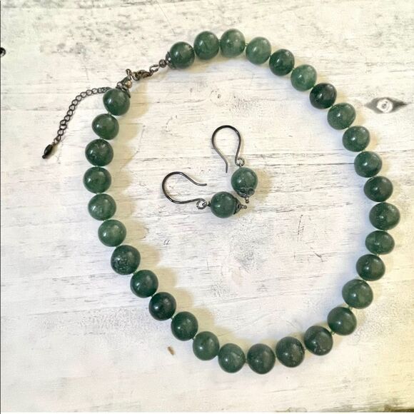 Green quartz beaded necklace and earrings set - Picture 1 of 13